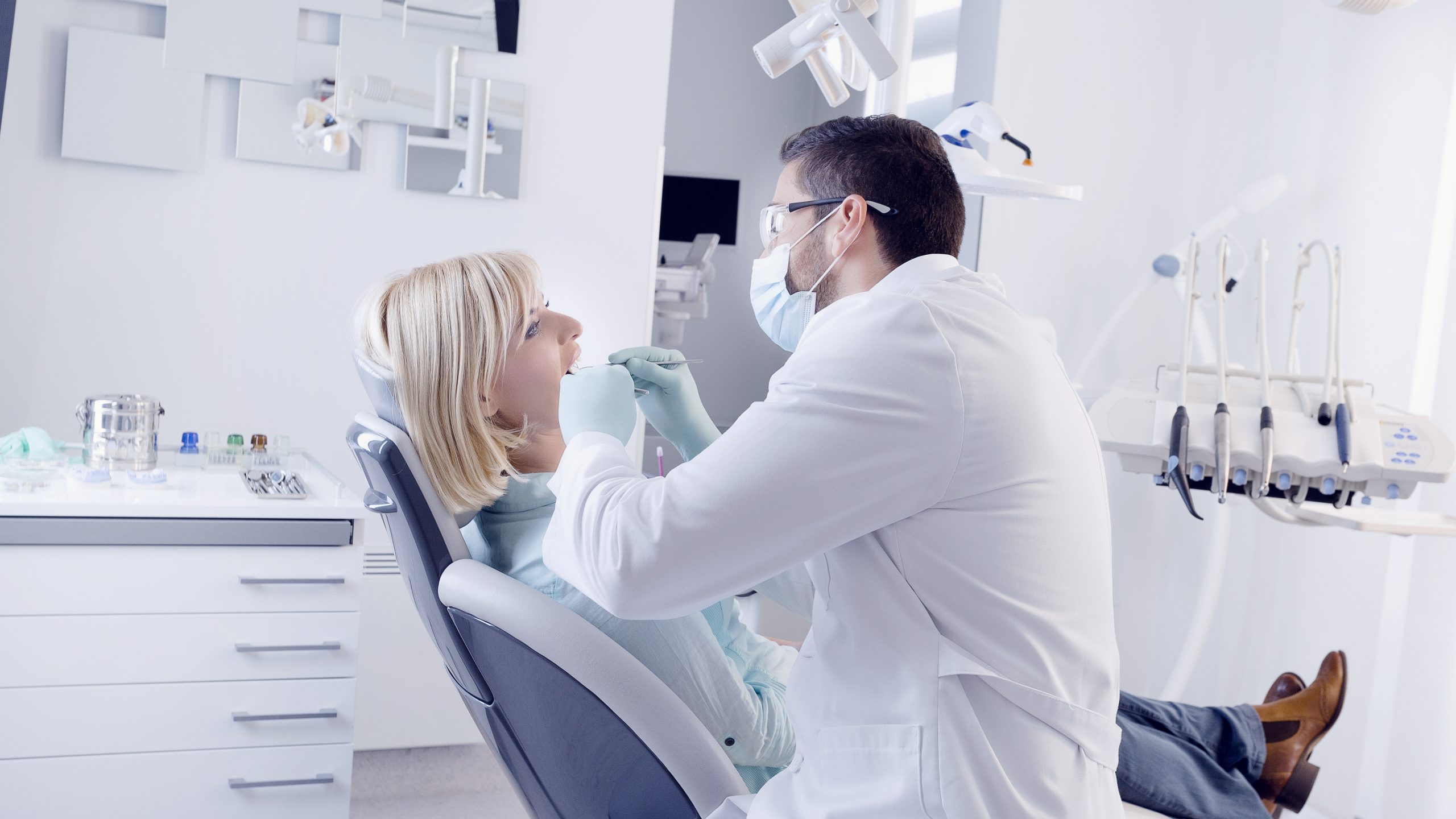 Dentist in Flora, IL